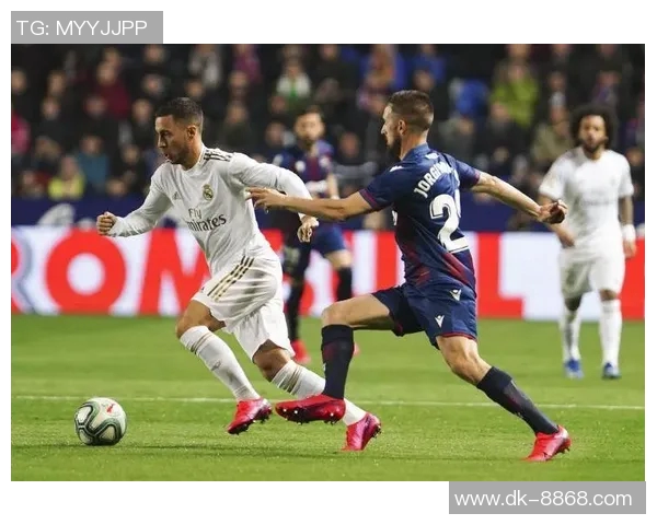 从草根到巨星论足球球星的江湖地位演变与影响力解析