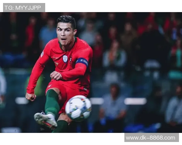 探秘足球巨星的豪华生活空间与全球豪宅，揭秘球场外的奢华人生